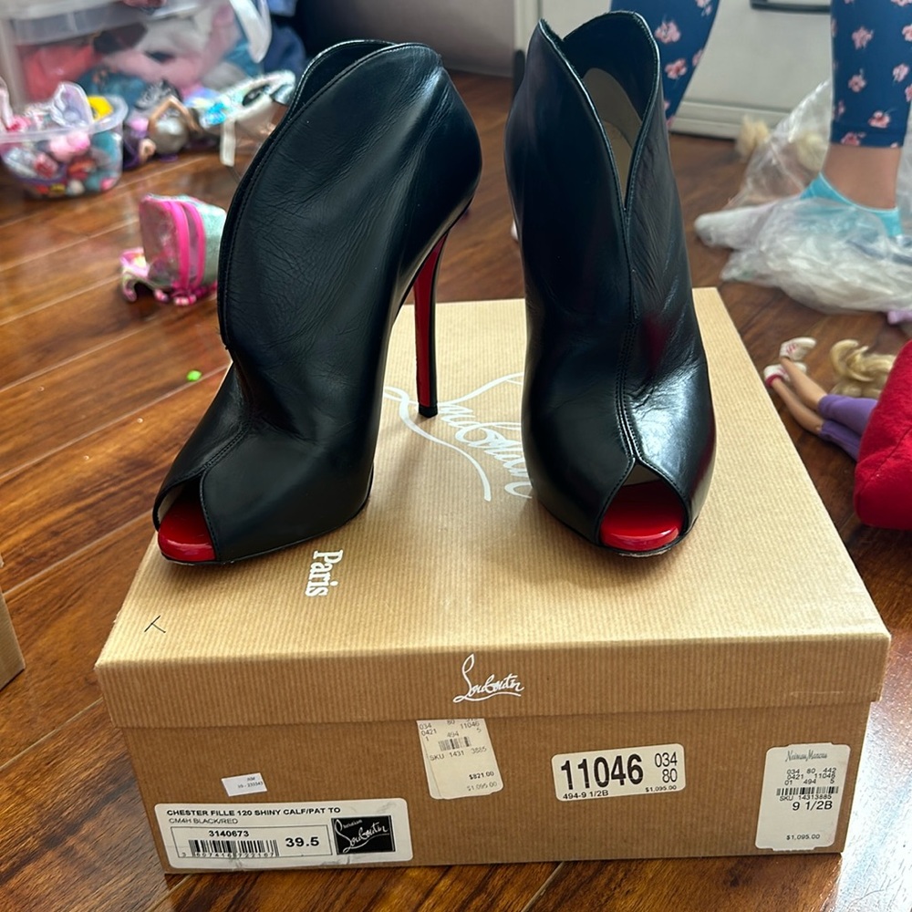 Christian louboutin size 39.50 Chester fille 120 shiny calf pat to black